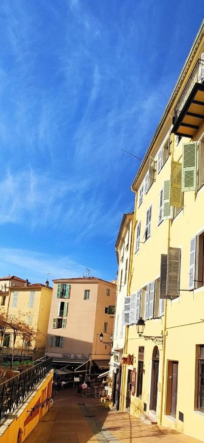 Superbe 2 Pieces A 2 Pas De La Plage,dans La Vieille Apartment *