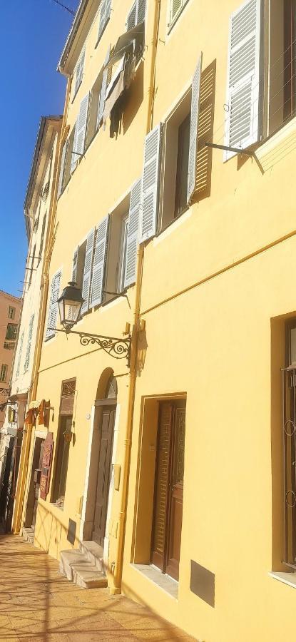 Superbe 2 Pieces A 2 Pas De La Plage,dans La Vieille Menton