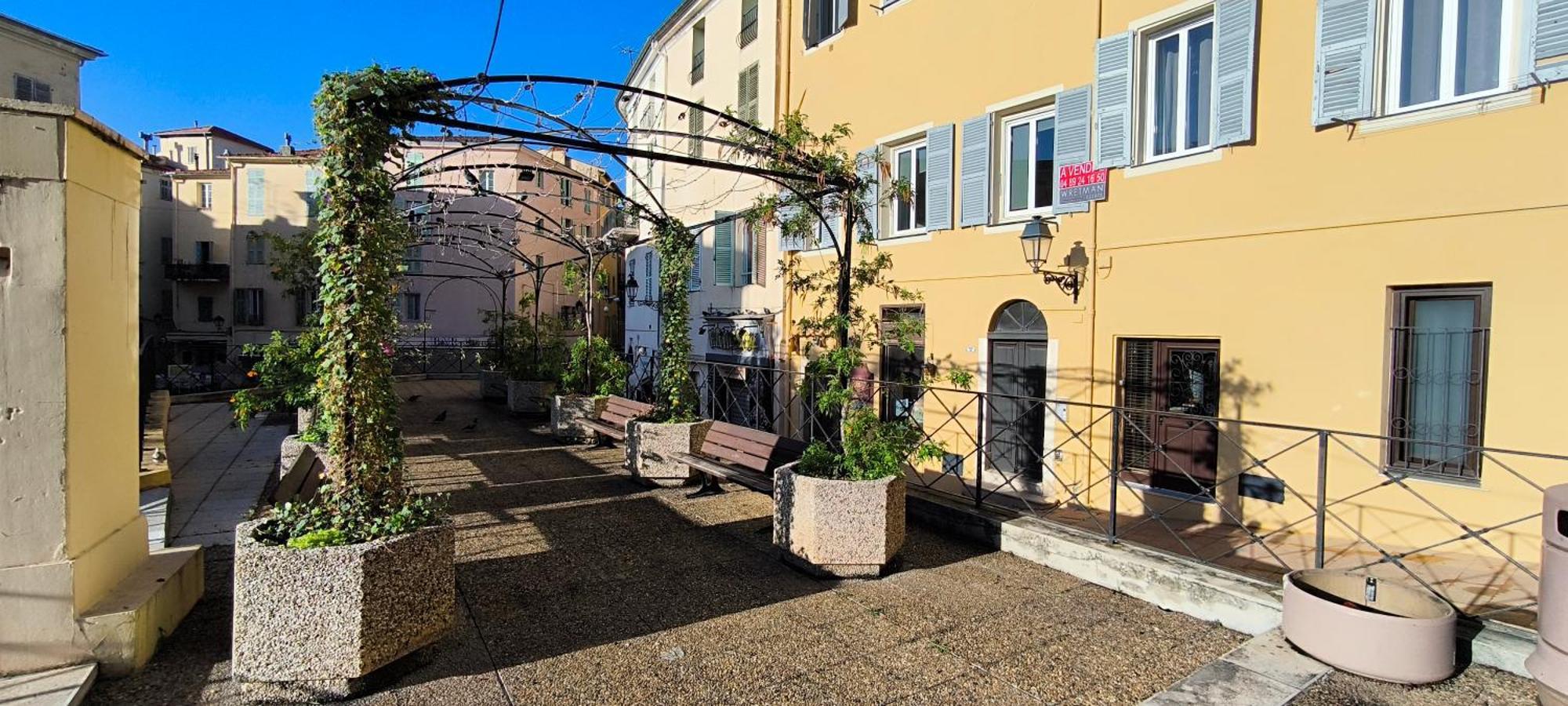 Joli Mezzanine, à 2 Pas De La