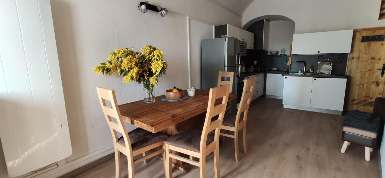 Superbe 2 Pieces A 2 Pas De La Plage,dans La Vieille Apartment
